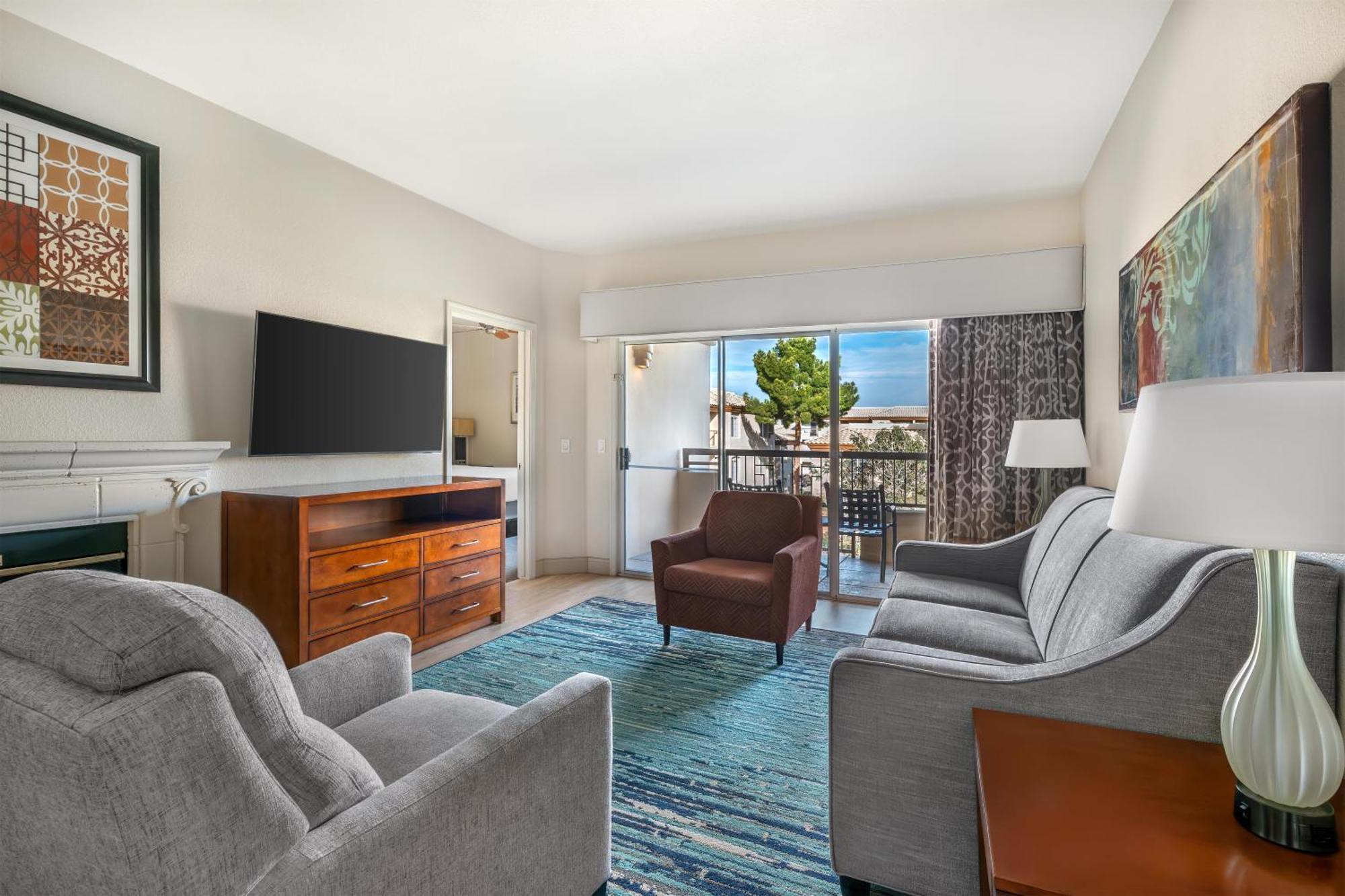 2 BEDROOM 1 KING 1 QUEEN SUITE SOFABED,1756507842:JPEG